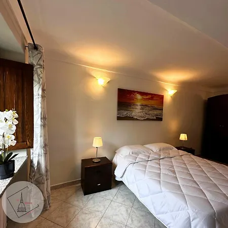 Tra Mole E Castello By To Turin