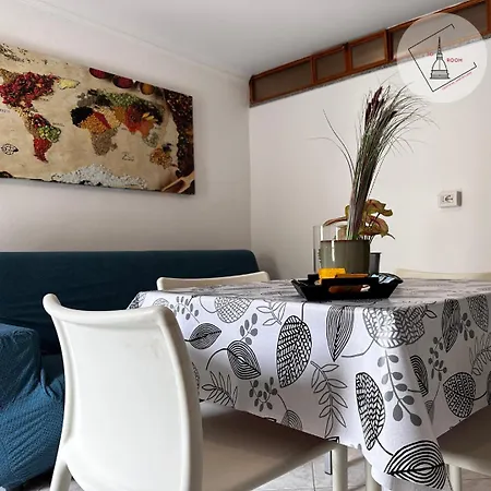 Tra Mole E Castello By To *