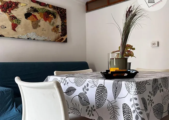 Tra Mole E Castello By To *