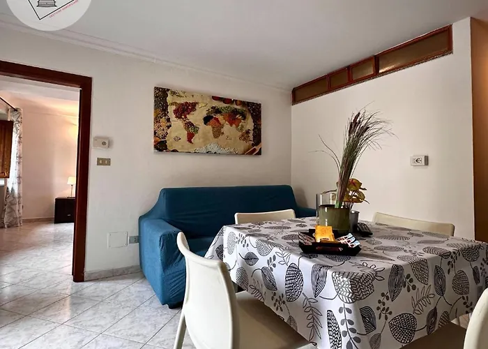 Tra Mole E Castello By To